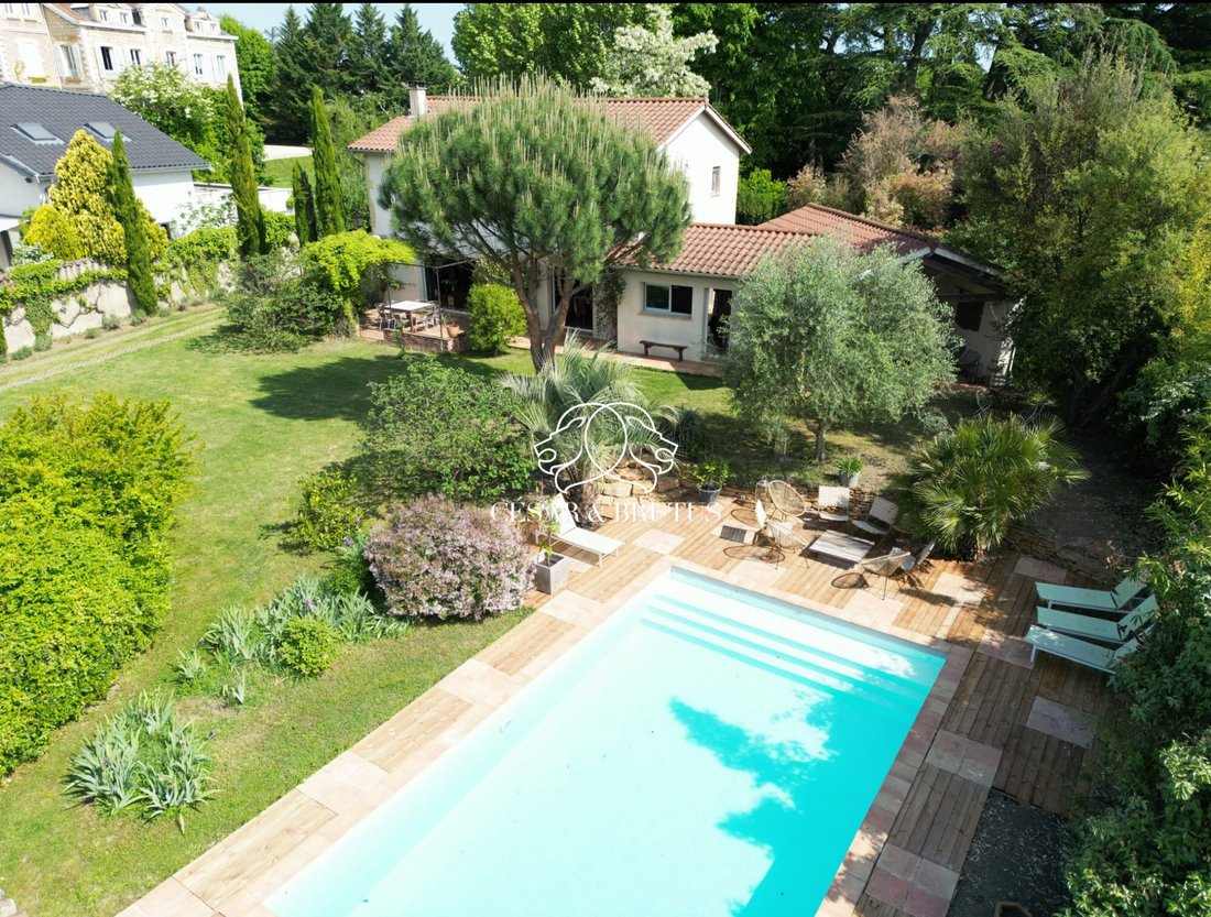 House in Chazay-d'Azergues, Auvergne-Rhône-Alpes, France 2 - 18570410