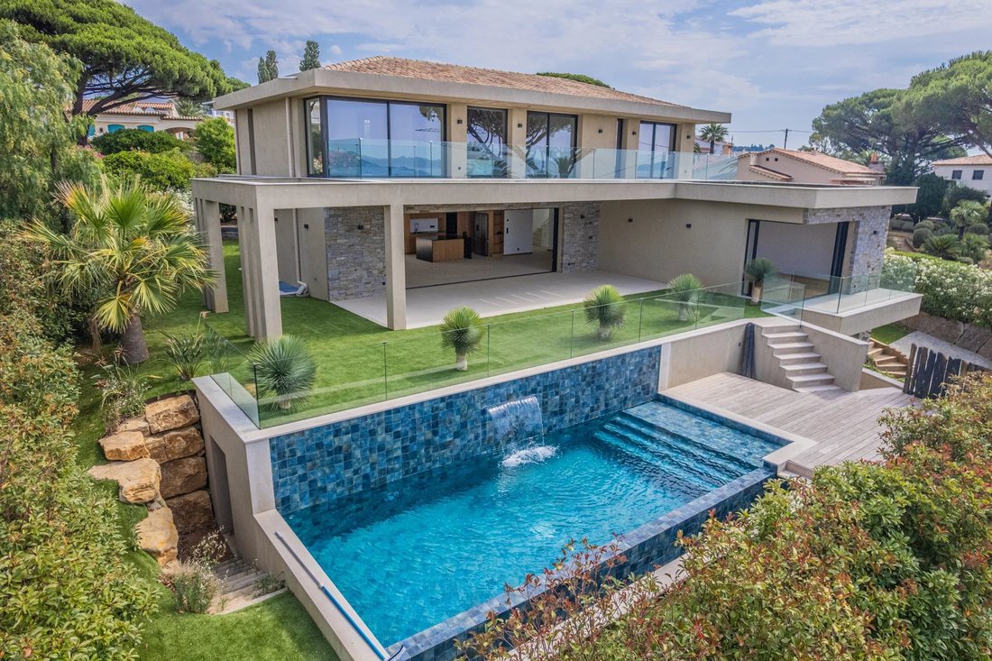 Villa in Ville-Les Saquedes-Le Bouillonnet, Sainte-Maxime, France 1 - 18567873