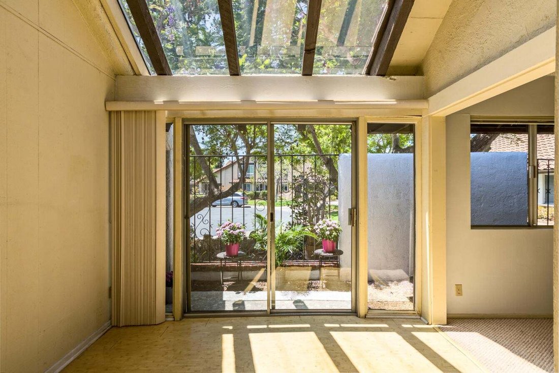 Condo in Santa Barbara, California, United States 4 - 18566990
