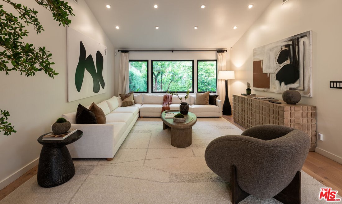 Los Angeles, California, United States 4 - 18569485