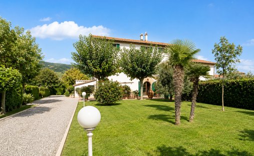 San Frediano a Settimo, Cascina, Tuscany 1