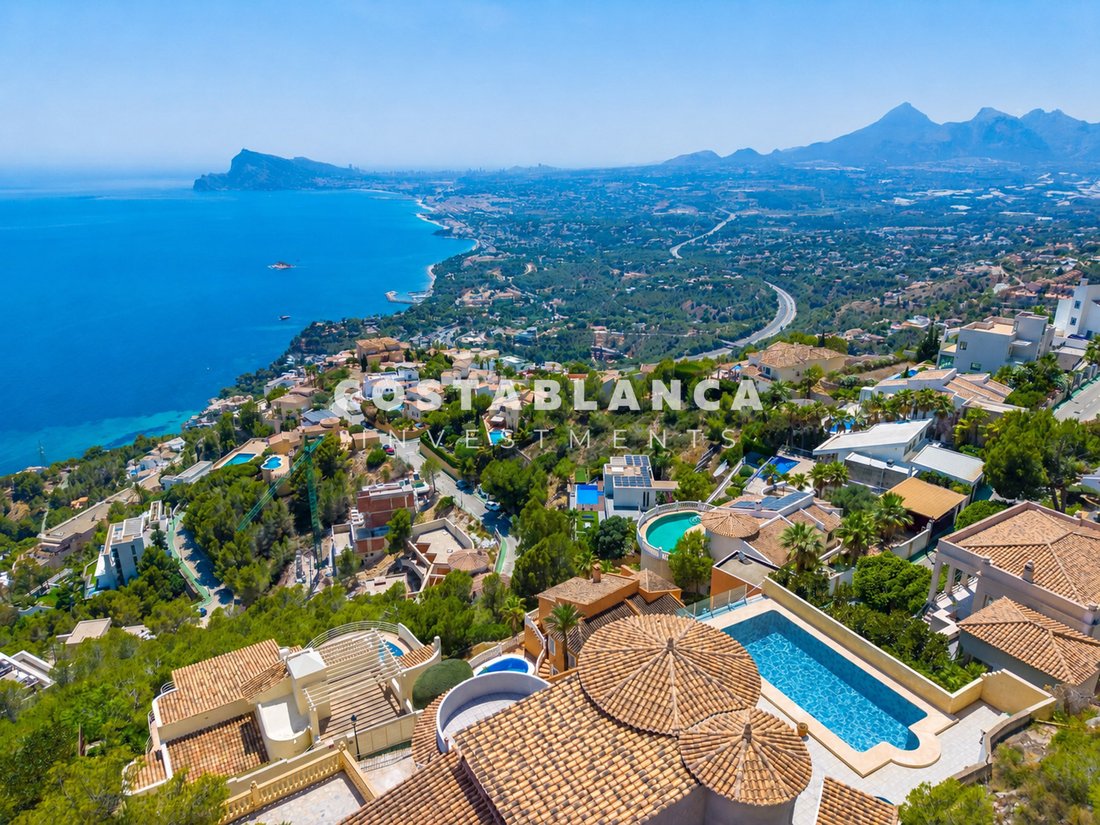 Villa in Altea, Valencian Community, Spain 1 - 18573484