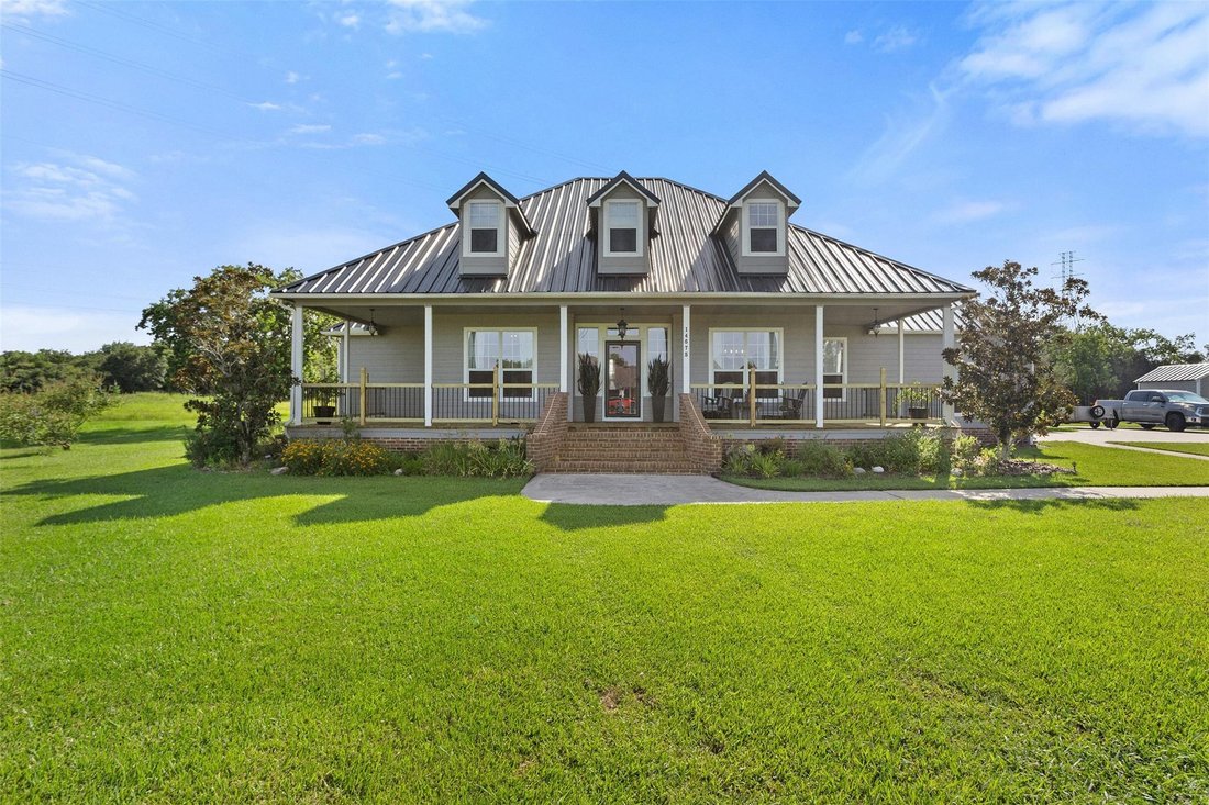 House in Dickinson, Texas, United States 4 - 18570617
