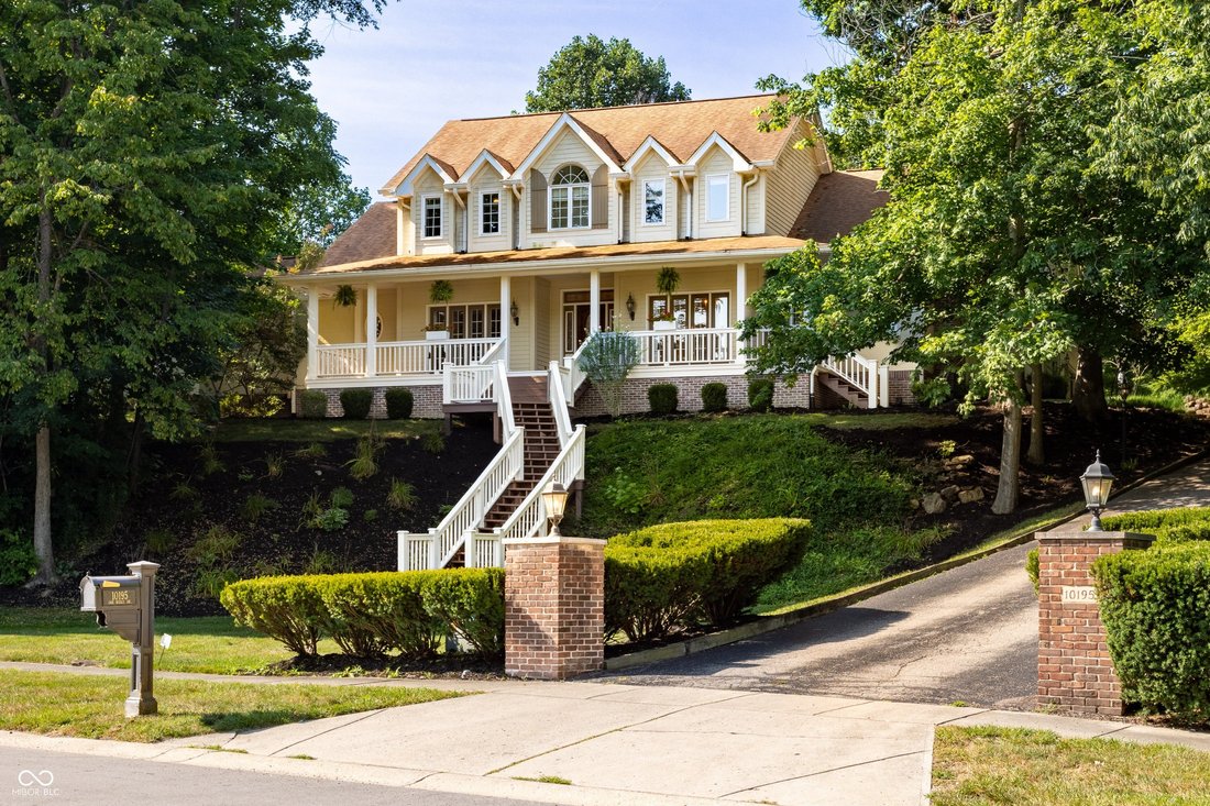 House in Zionsville, Indiana, United States 3 - 18570231