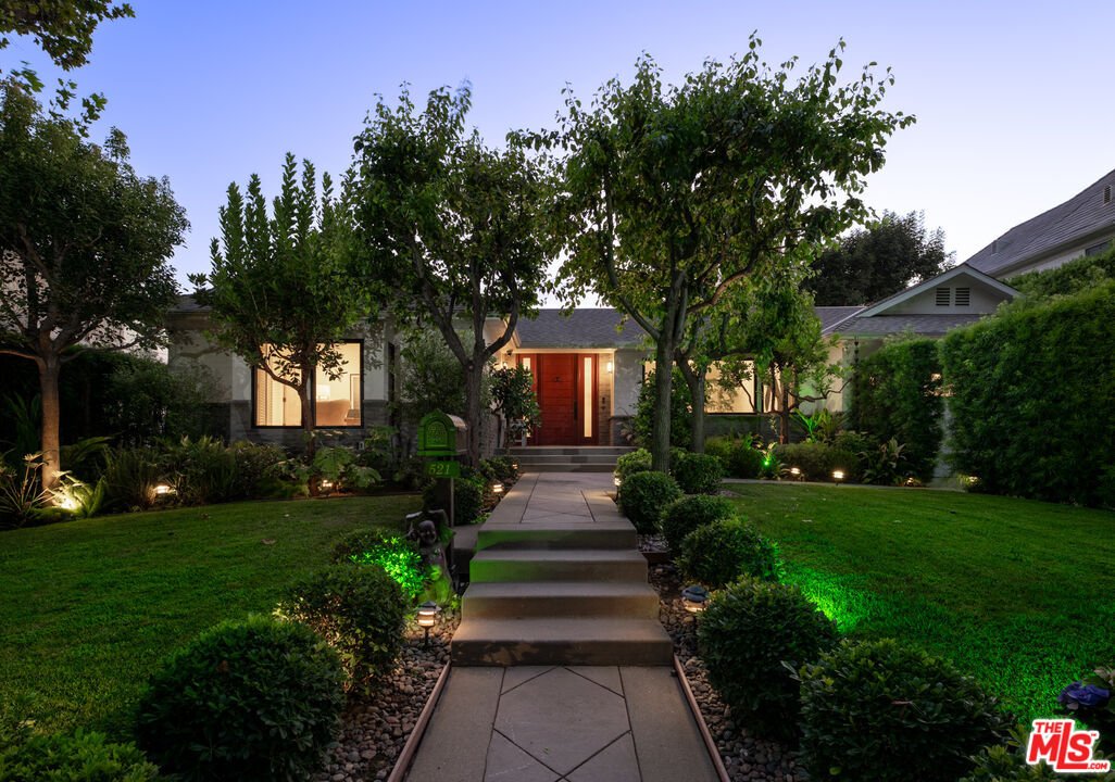Los Angeles, California, United States 1 - 18569485