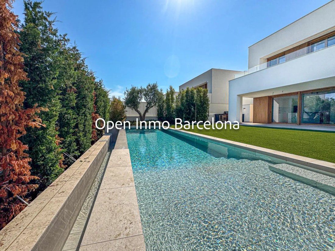 Villa in Sitges, Catalonia, Spain 1 - 18570670