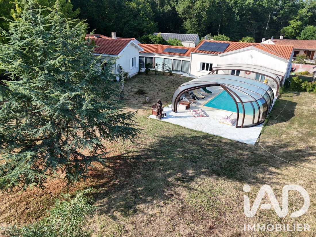 House in Grezac, Nouvelle-Aquitaine, France 1 - 18571592