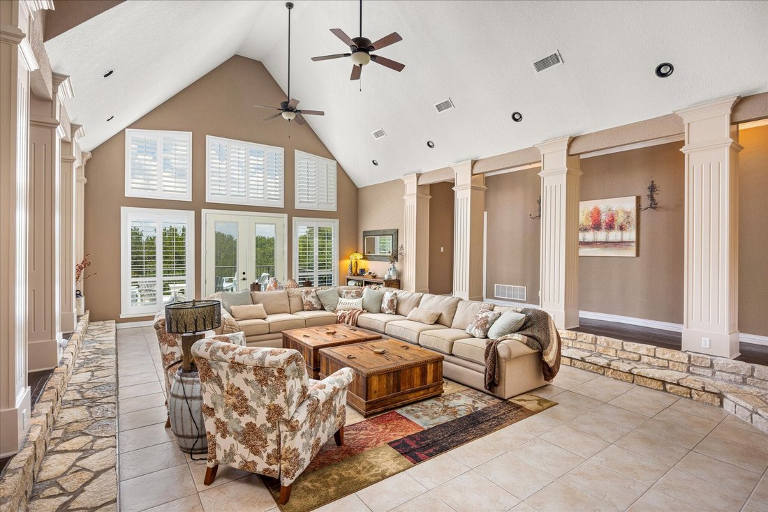 House in Granbury, Texas, United States 5 - 18571542
