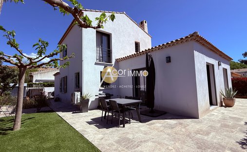 House in Les Freres-Les Cancades-Les Ginestes, Le Beausset, France 1