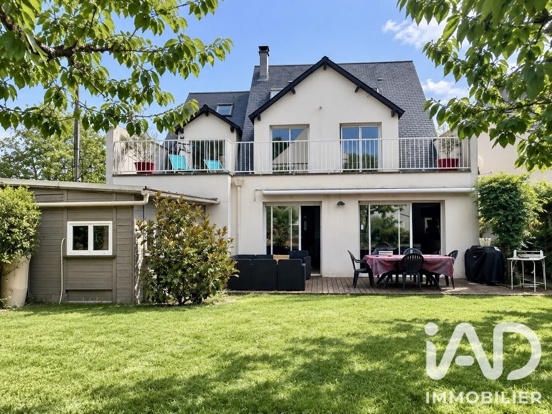 House in La Ville-du-Bois, Ile-de-France, France 1 - 18299108