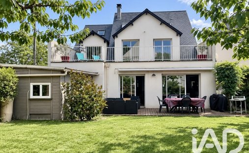 Maison à La Ville-du-Bois, Île-de-France, France 1