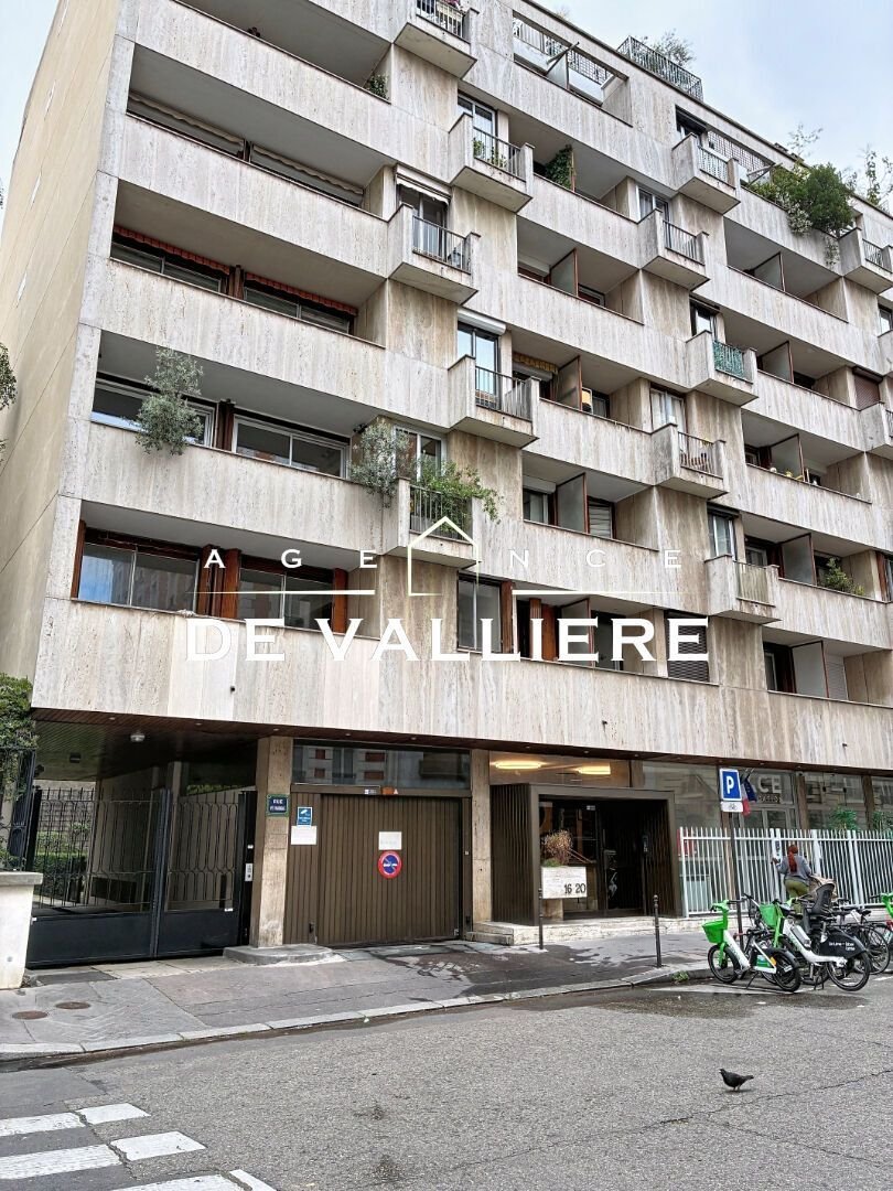 Apartment in Saint Philippe du Roule, Paris 8e Arrondissement, Paris 1 - 18573106