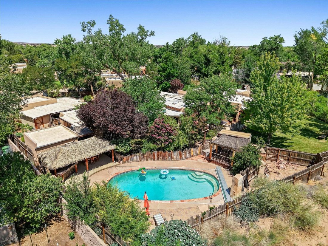 House in Los Ranchos de Albuquerque, New Mexico, United States 1 - 18568706