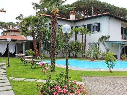 Villa in Vittoria Apuana, Forte dei Marmi, Tuscany 1 - 18572129