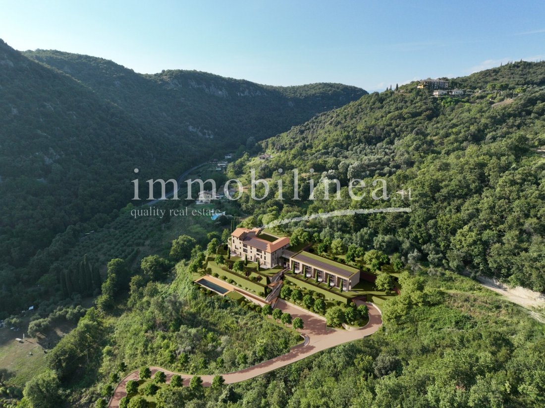 Apartment in Garda, Veneto, Italy 3 - 17802360