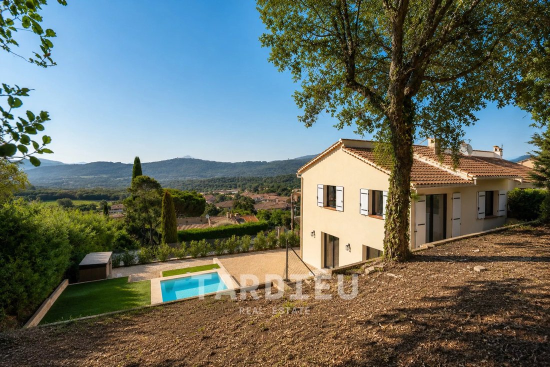 Villa in La Croix-Valmer, Provence-Alpes-Côte d'Azur, France 3 - 18573391
