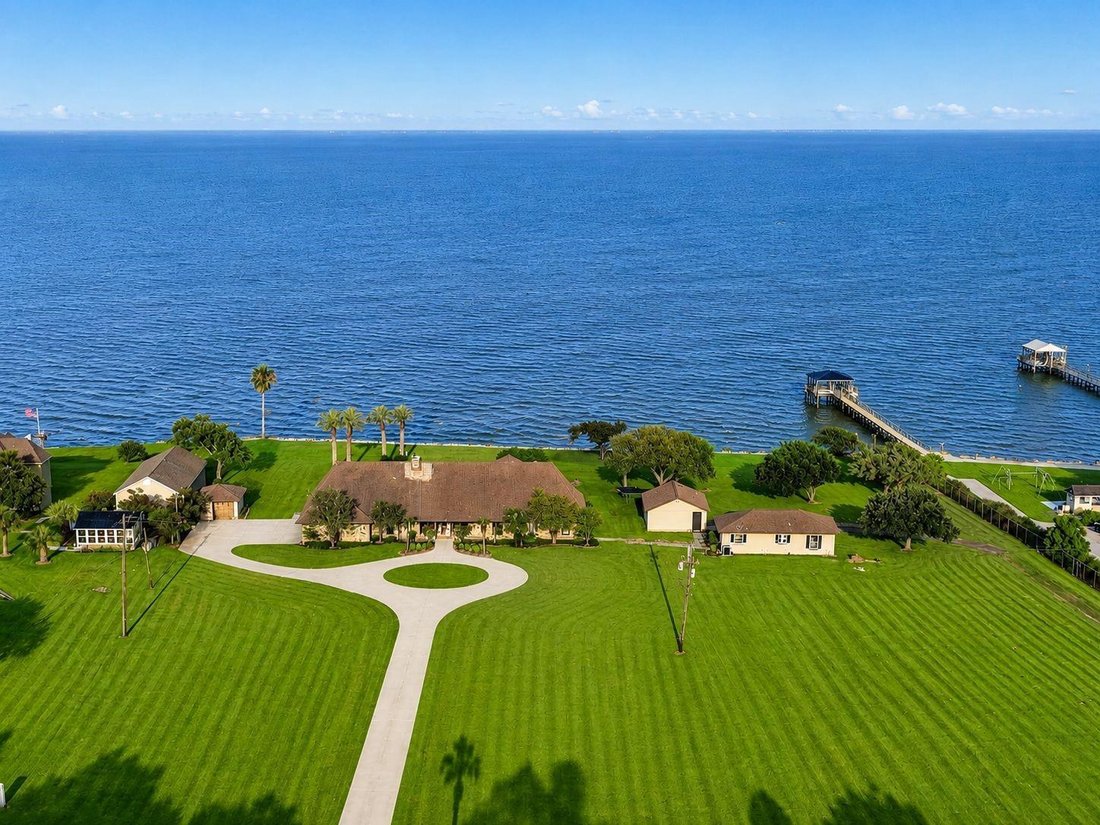 House in Baytown, Texas, United States 1 - 18569160