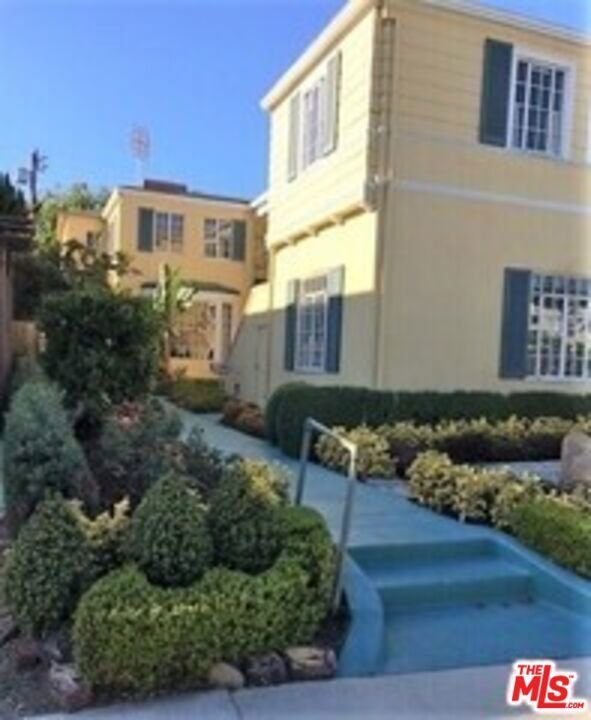 Los Angeles, California, United States 2 - 18571439