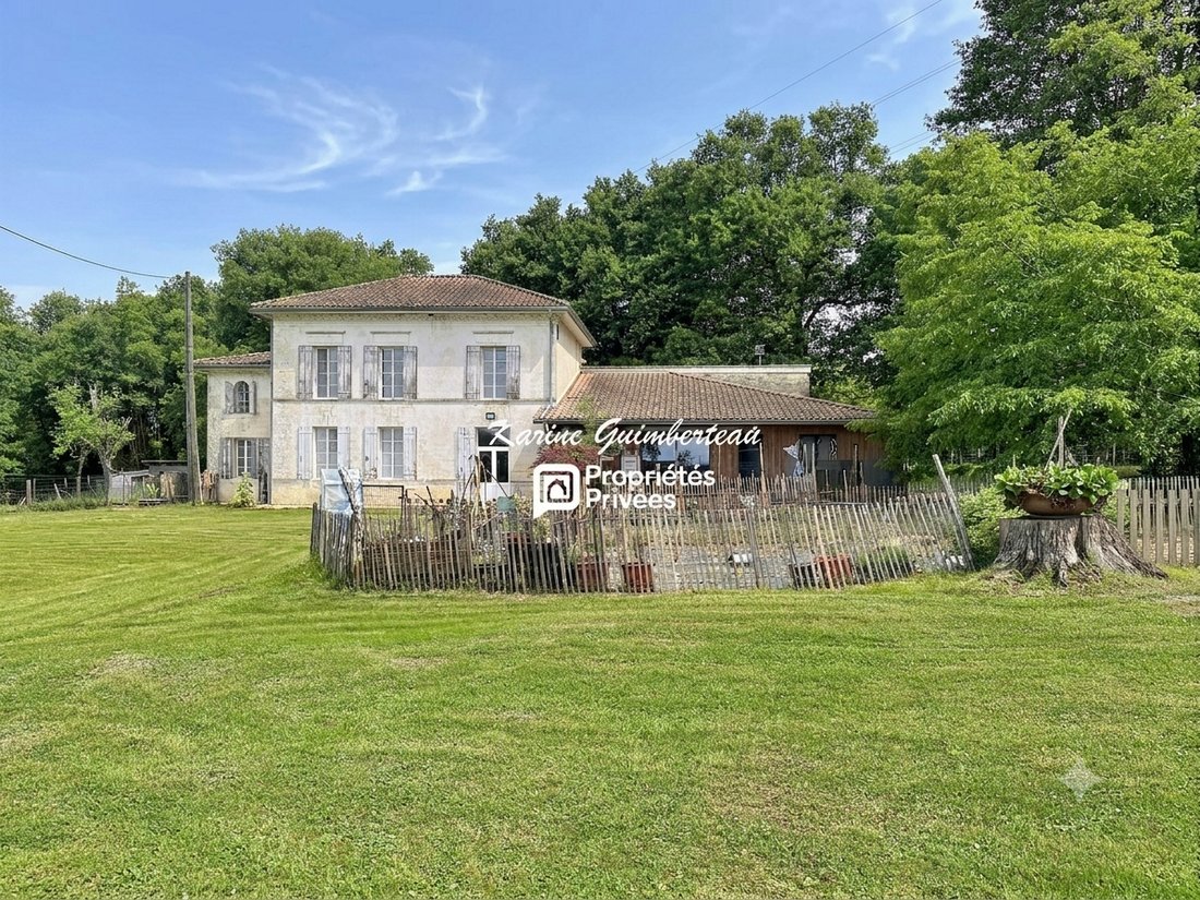 Villa in Galgon, Nouvelle-Aquitaine, France 1 - 17954494