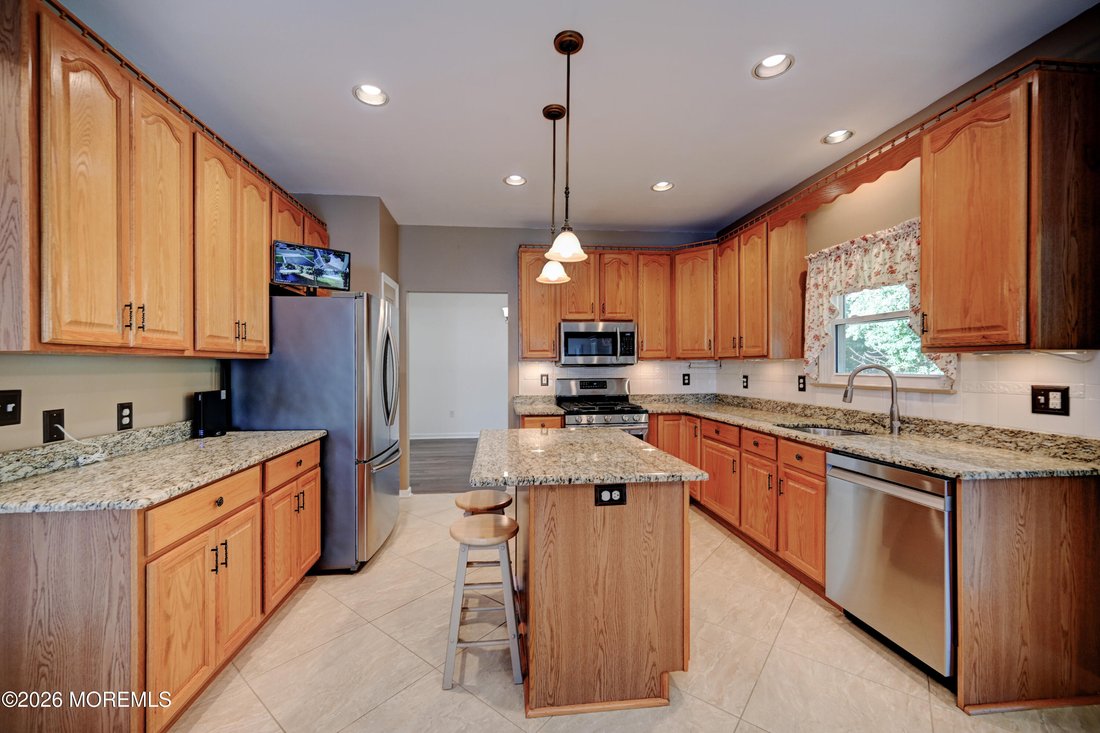 House in Monroe Township, New Jersey, United States 4 - 18569068