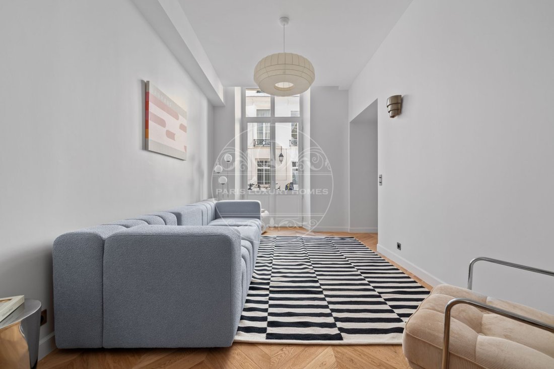 Apartment in Palais Royal, Paris 1er Arrondissement, Paris 3 - 18567611