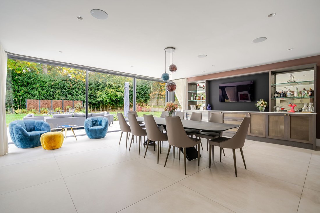 House in Sunningdale, England 4 - 18568559