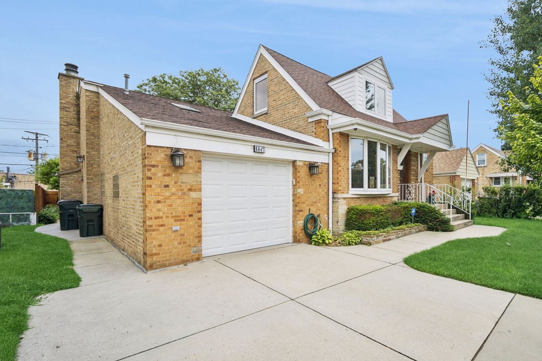 House in Lincolnwood, Illinois, United States 2 - 18568713