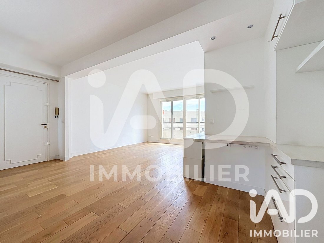 Apartment in Charlemagne, Maisons-Laffitte, France 2 - 17398759