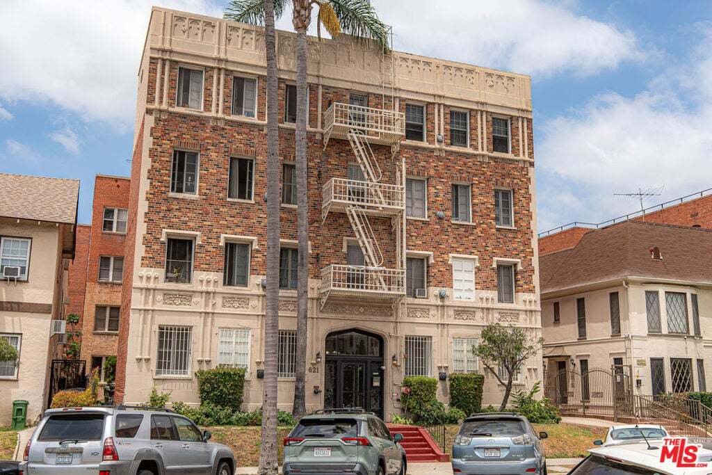 Los Angeles, California, United States 2 - 18573087