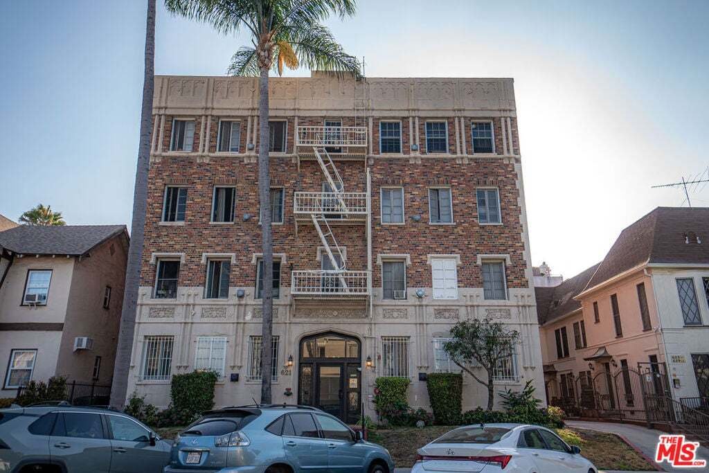Los Angeles, California, United States 4 - 18573087
