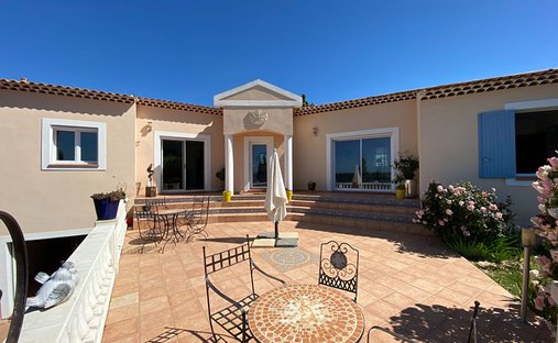 Villa à Zone d'Activité, Istres, France 1