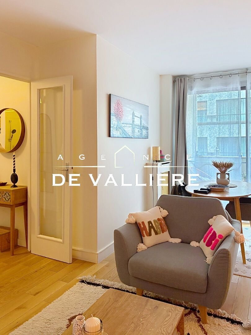 Apartment in Saint Philippe du Roule, Paris 8e Arrondissement, Paris 3 - 18573106
