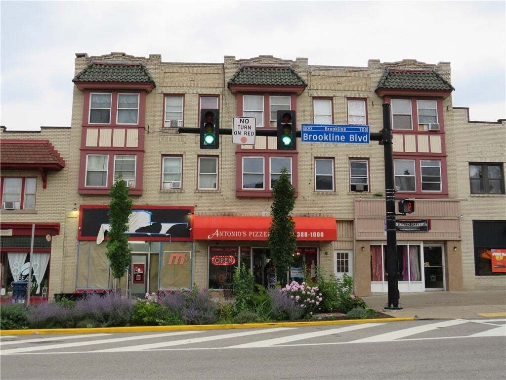 Mount Lebanon, Pennsylvania, United States 1 - 18568741