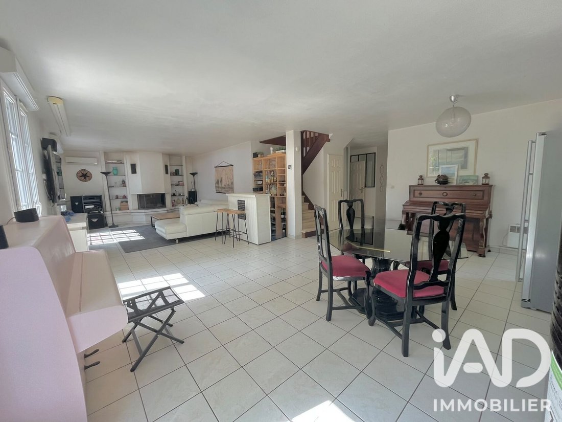 House in Varennes-Jarcy, Ile-de-France, France 4 - 18571562