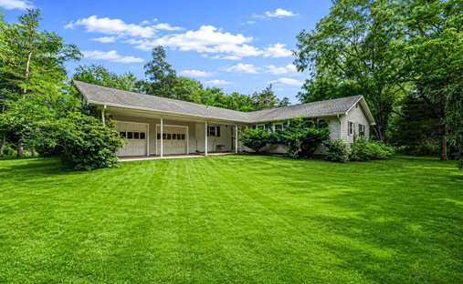 House in Middle Island, New York, United States 1