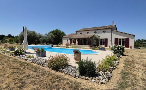 House in Saint-Colomb-de-Lauzun, Nouvelle-Aquitaine, France 1