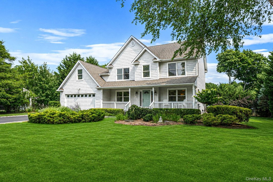 House in Eastport, New York, United States 2 - 18571445
