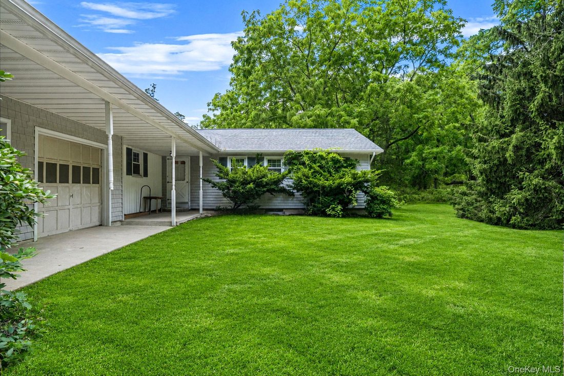 House in Middle Island, New York, United States 2 - 18542244