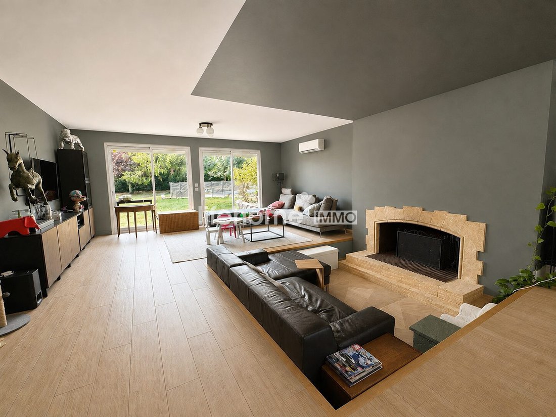House in Sud, Deols, France 1 - 18570403