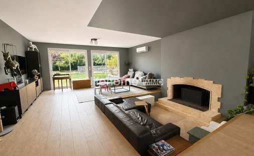 House in Sud, Deols, France 1