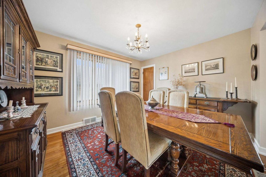 House in Lincolnwood, Illinois, United States 5 - 18568713