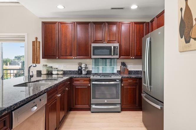 Condo in Oak Park, Illinois, United States 2 - 18568695