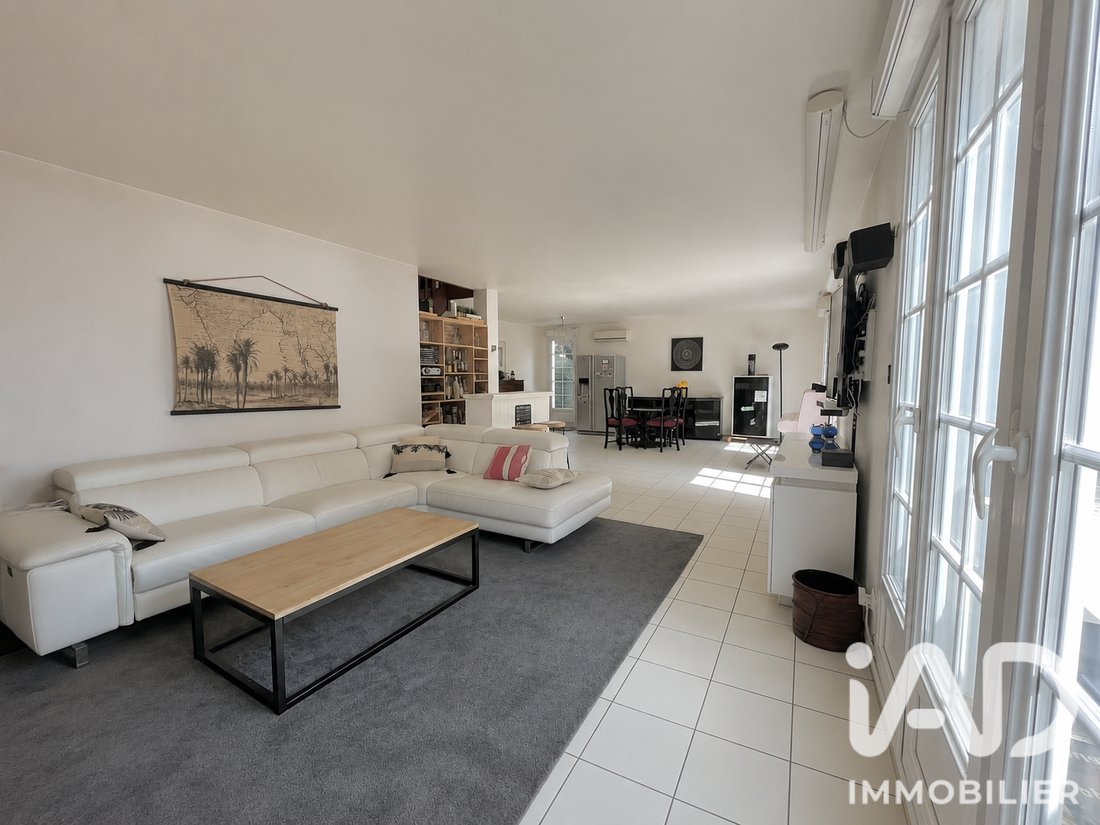 House in Varennes-Jarcy, Ile-de-France, France 2 - 18571562