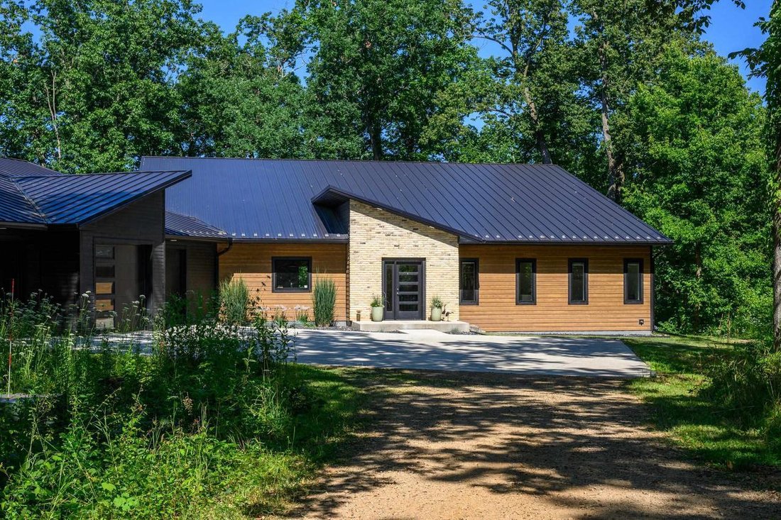 House in Lake Wisconsin, Wisconsin, United States 2 - 18567096
