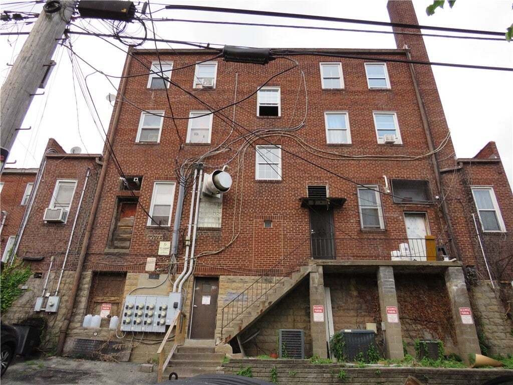 Mount Lebanon, Pennsylvania, United States 3 - 18568741