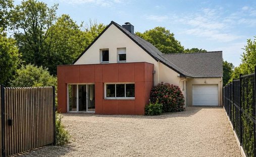 House in Saint-Molf, Pays de la Loire, France 1