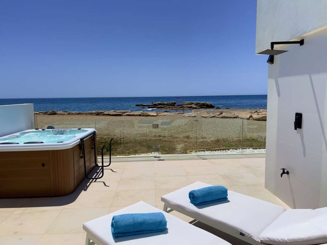 Villa in Estepona, Andalusia, Spain 4 - 18566933