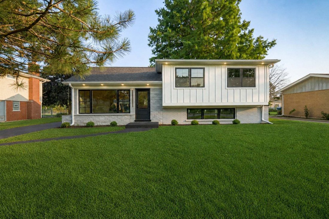 House in Mount Prospect, Illinois, United States 1 - 18488378