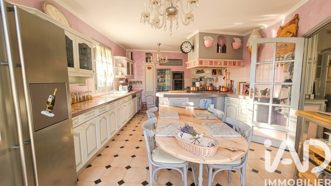House in Hyeres, Provence-Alpes-Côte d'Azur, France 3 - 17382541