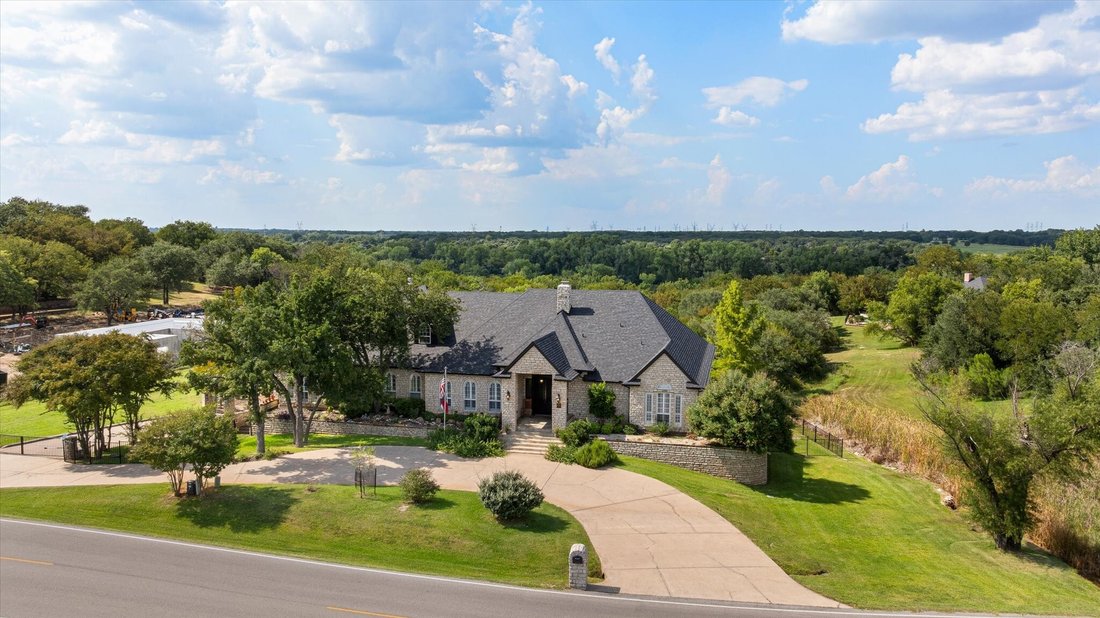 House in Granbury, Texas, United States 1 - 18571542